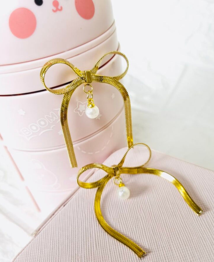 Jumwrit 18K Gold Boho Bow Pendant & Earrings Set – Anti-Tarnish Snake Chain Necklace with Pearls for Women & Girls - Image 2